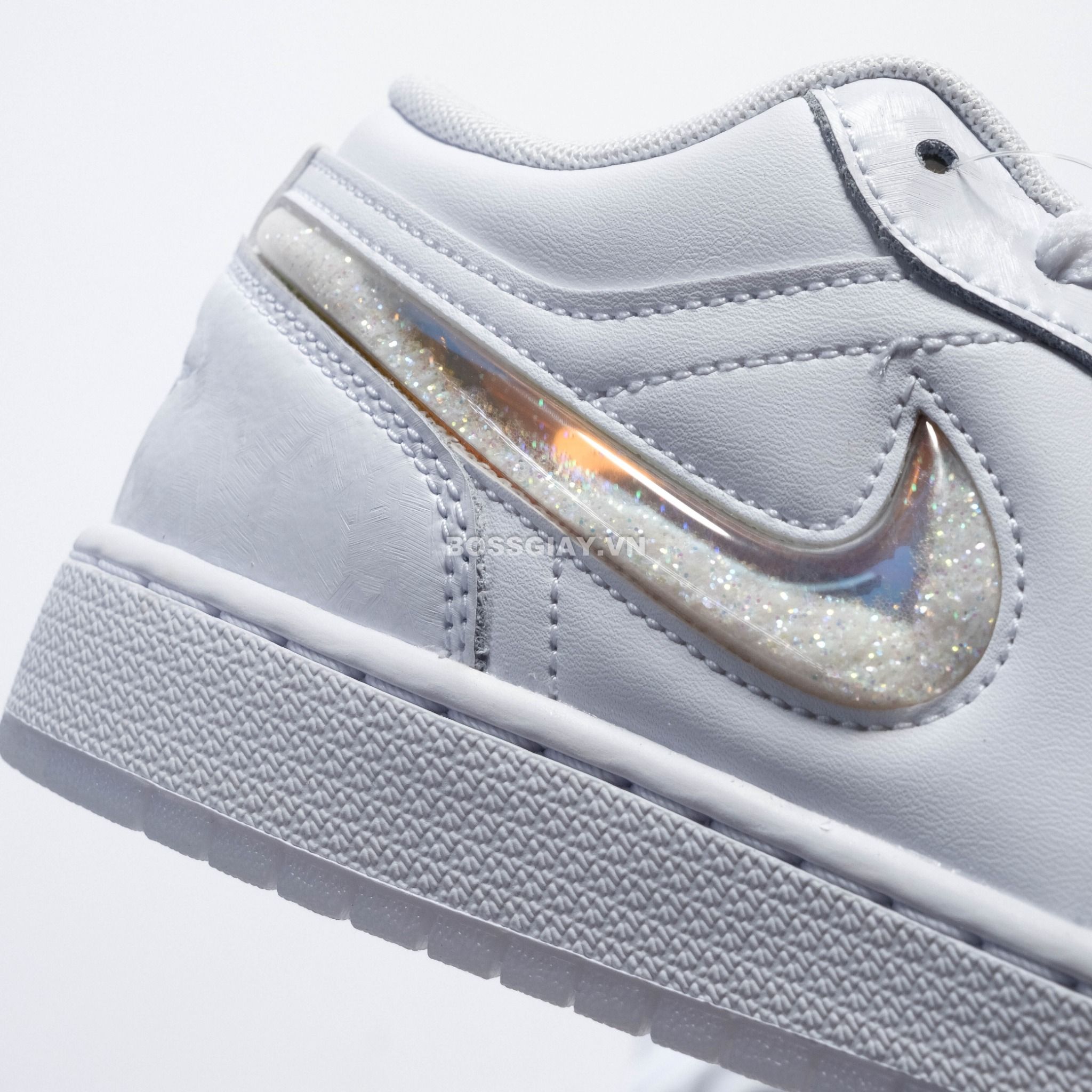  Nike Air Jordan 1 Low ‘Glitter Swoosh’ FQ9112-100 