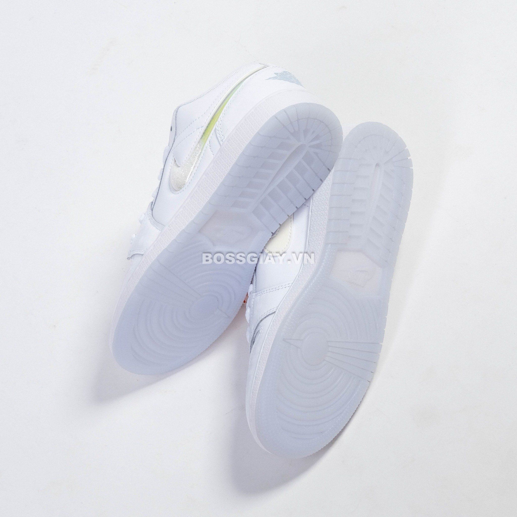  Nike Air Jordan 1 Low ‘Glitter Swoosh’ FQ9112-100 