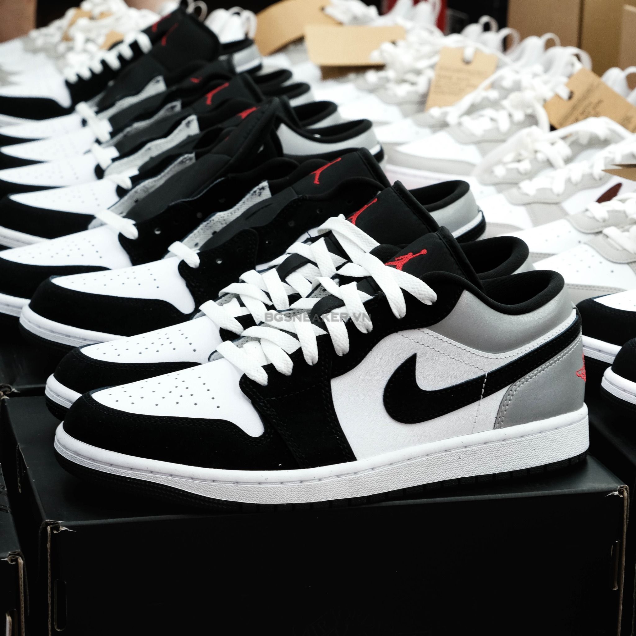 Giày Nike Jordan 1 Low SE White Fire Red Black Matte Silver HF3148-106 