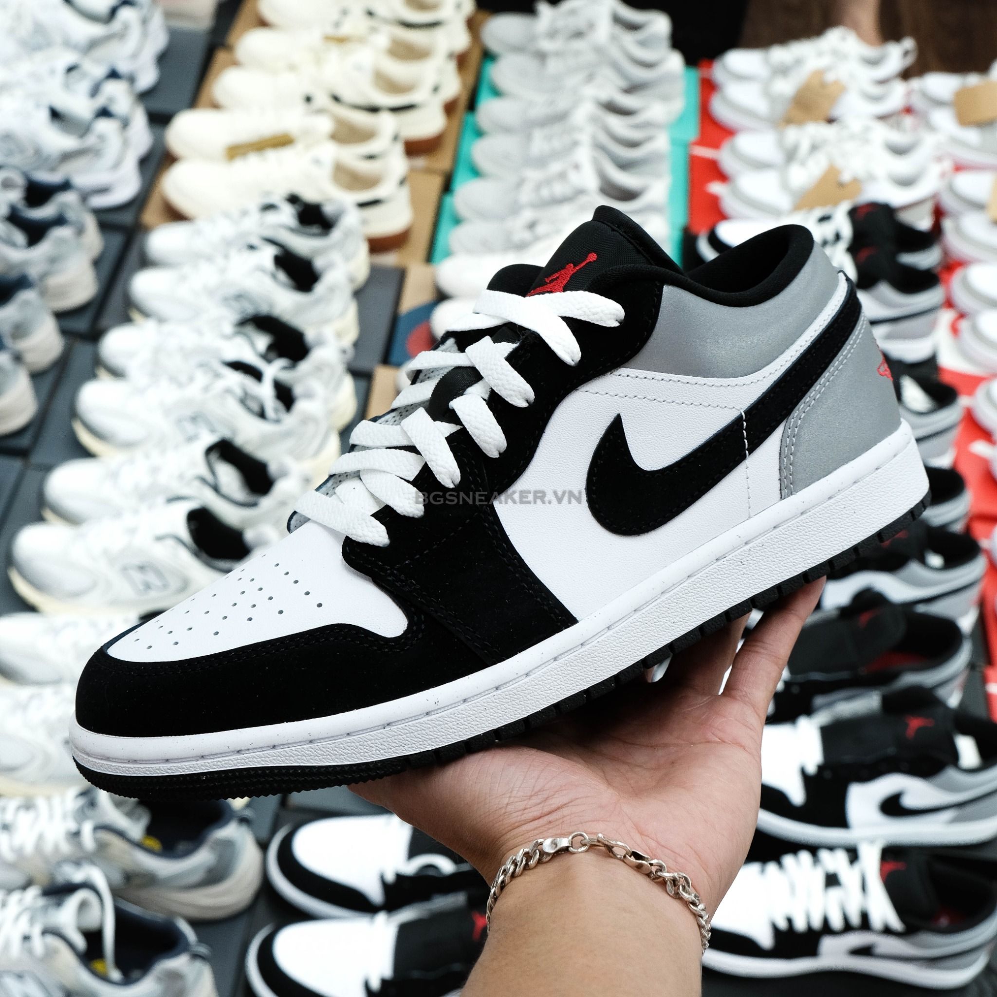  Giày Nike Jordan 1 Low SE White Fire Red Black Matte Silver HF3148-106 