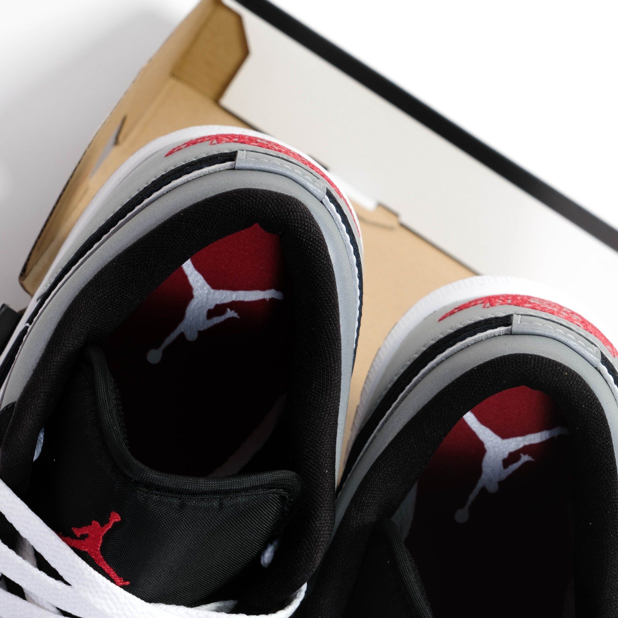  Giày Nike Jordan 1 Low SE White Fire Red Black Matte Silver HF3148-106 