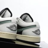  NIKE AIR JORDAN 1 LOW  JADE SMOKE  DC0774-001 