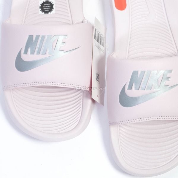  Dép Nike Victori One Slides Barely Rose Metallic Silver  CN9677 600 