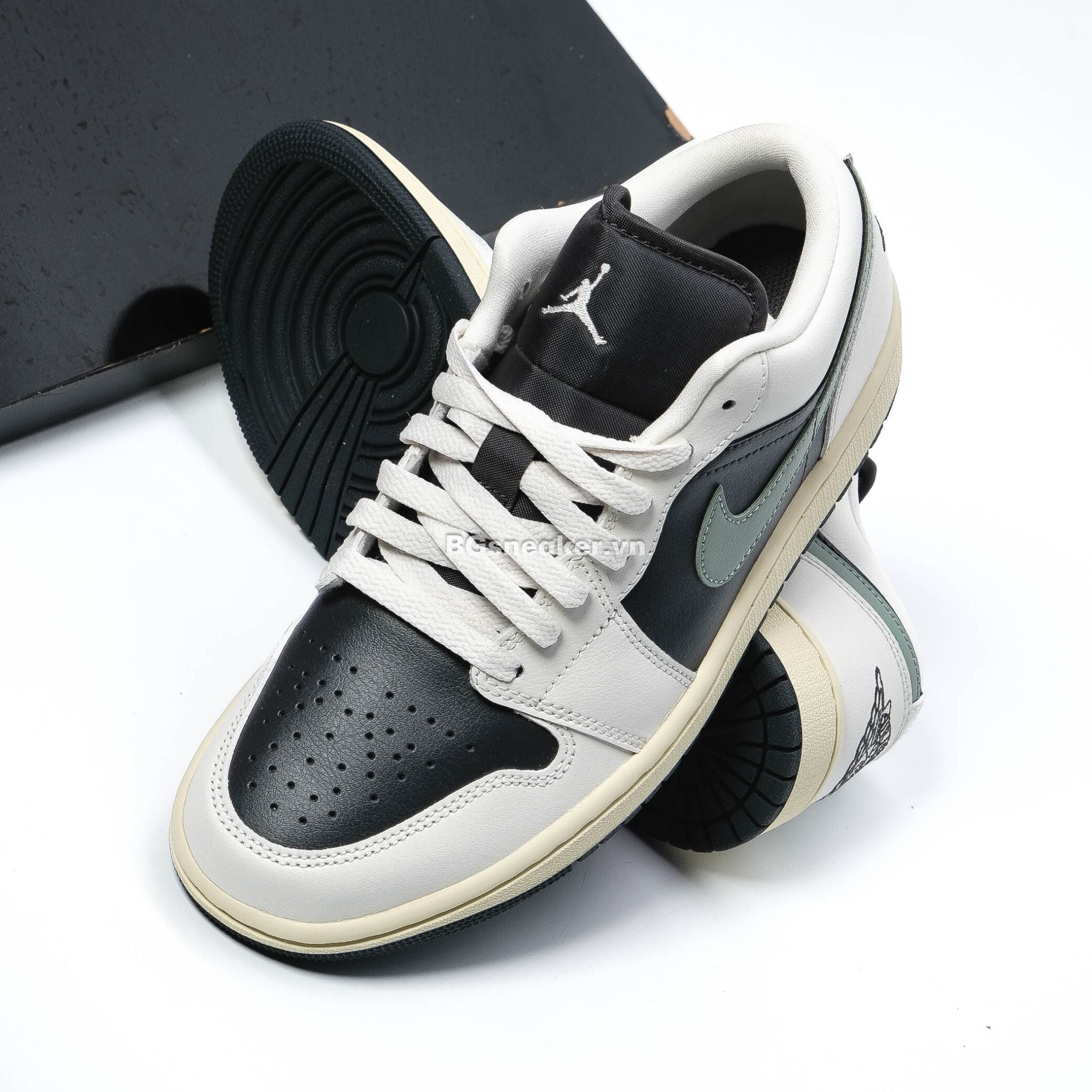  Giày NIKE AIR JORDAN 1 LOW  JADE SMOKE  DC0774-001 