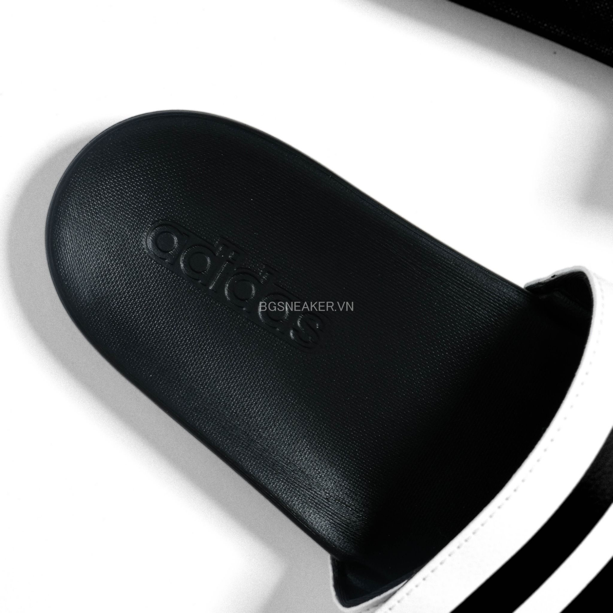 Dép Adidas Adilette Comfort White Black GZ8950 