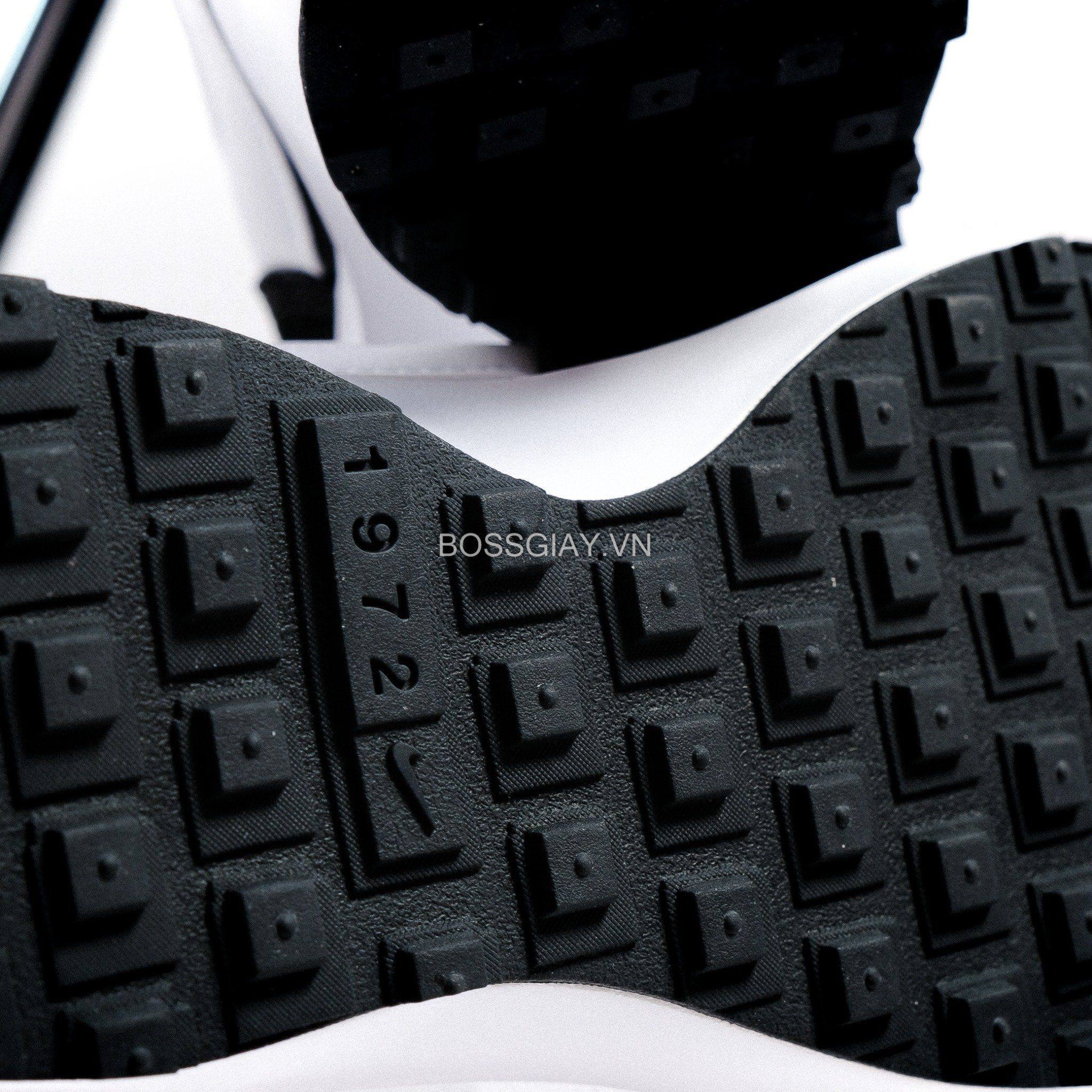  Nike Waffle Debut Black White DH9523-002 