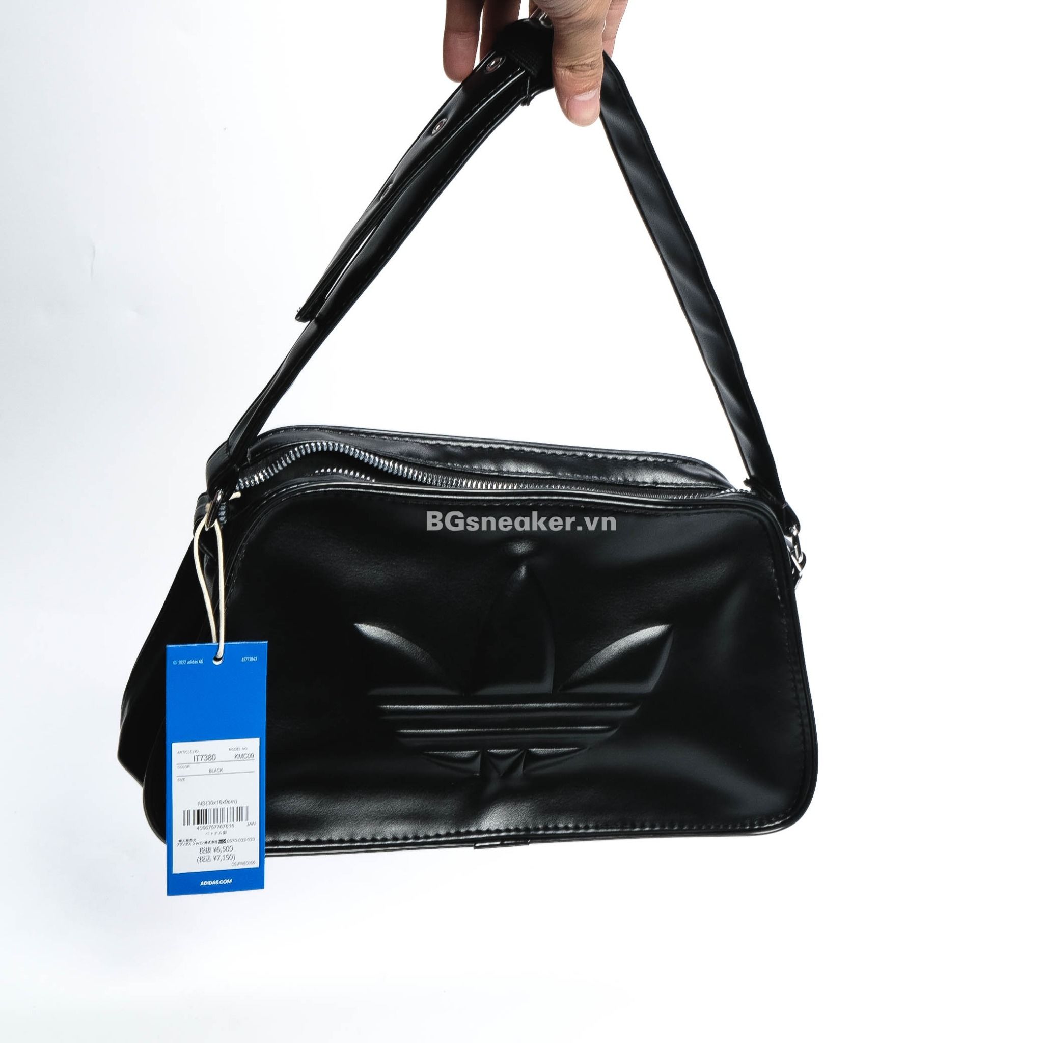  TÚI  ADIDAS ĐEO VAI BLACK LOGO bag IT7380 