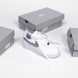  [ DD1523-100 ] Nike Air Force 1 07 Essential White Metallic Silver 