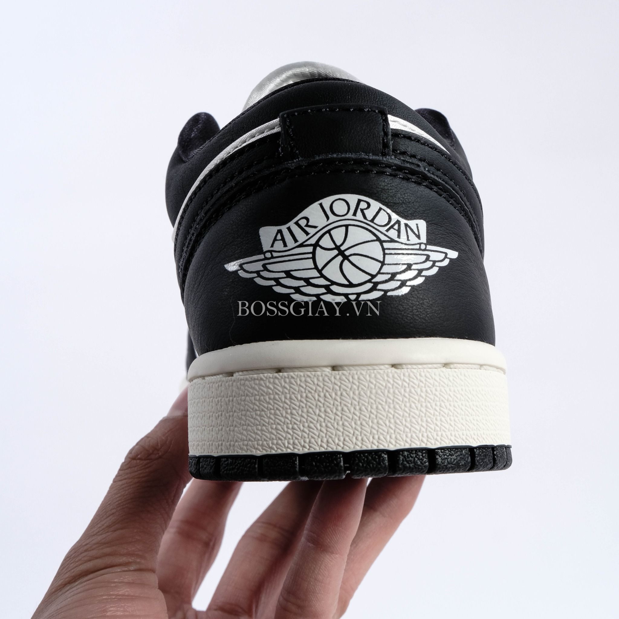  Nike Air Jordan 1 Low SE Vintage Panda (WMNS) FB9893-101 