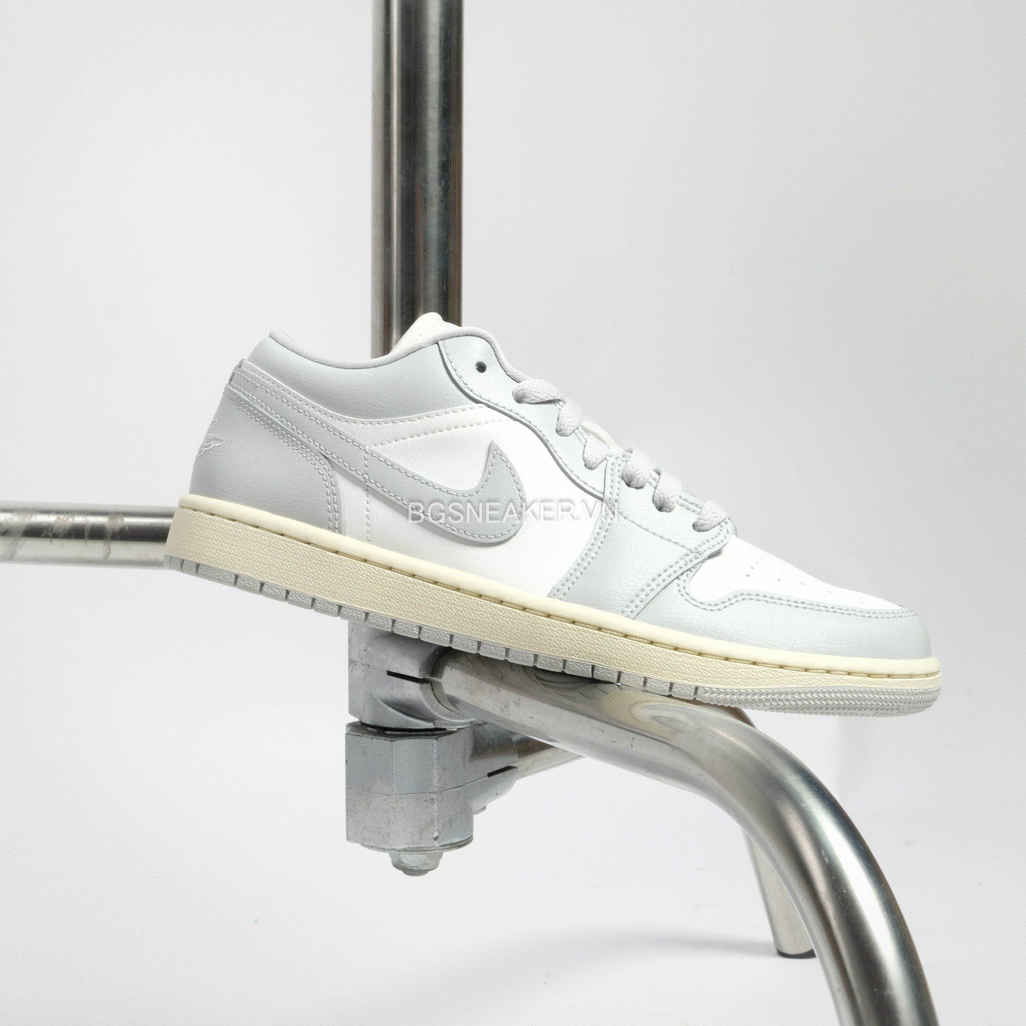  Giày Nike Air Jordan 1 Low Light Grey Sail DC0774-103 