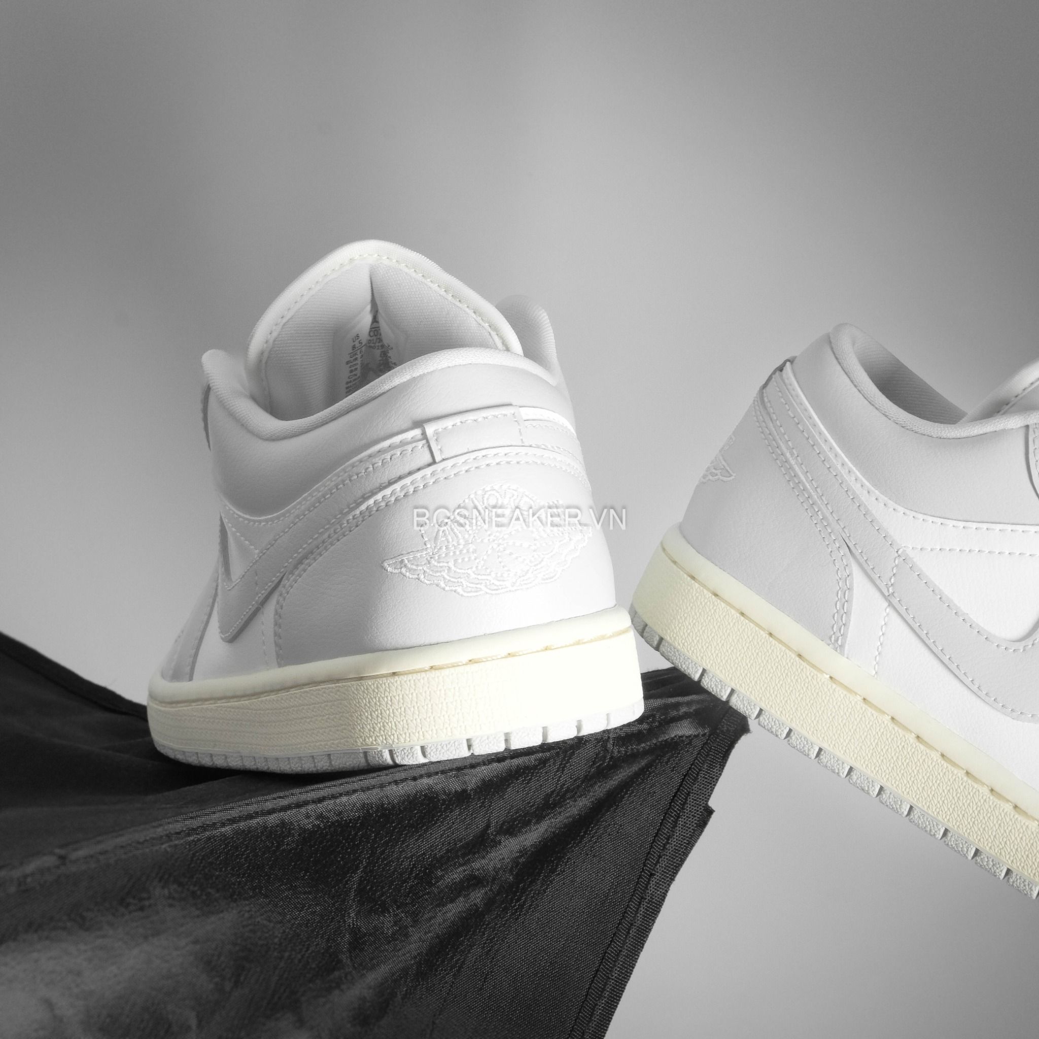  Giày Nike Air Jordan 1 Low Light Grey Sail DC0774-103 