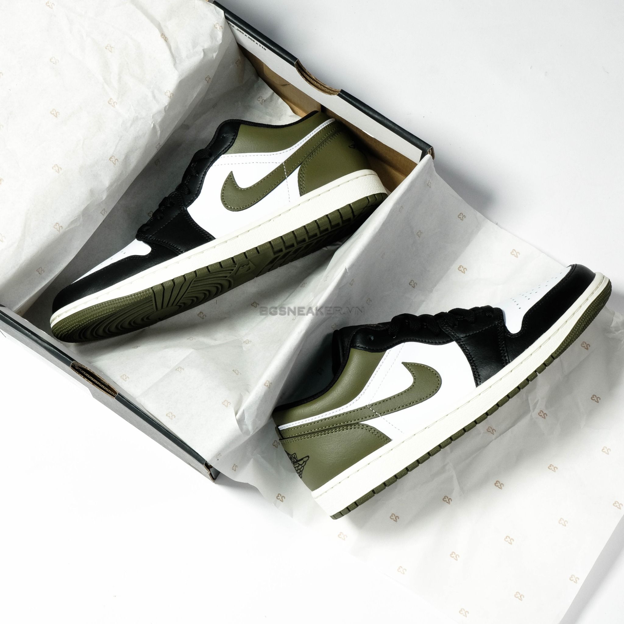 Giày Nike Air Jordan 1 Low Black Toe Medium Olive 553558-092 