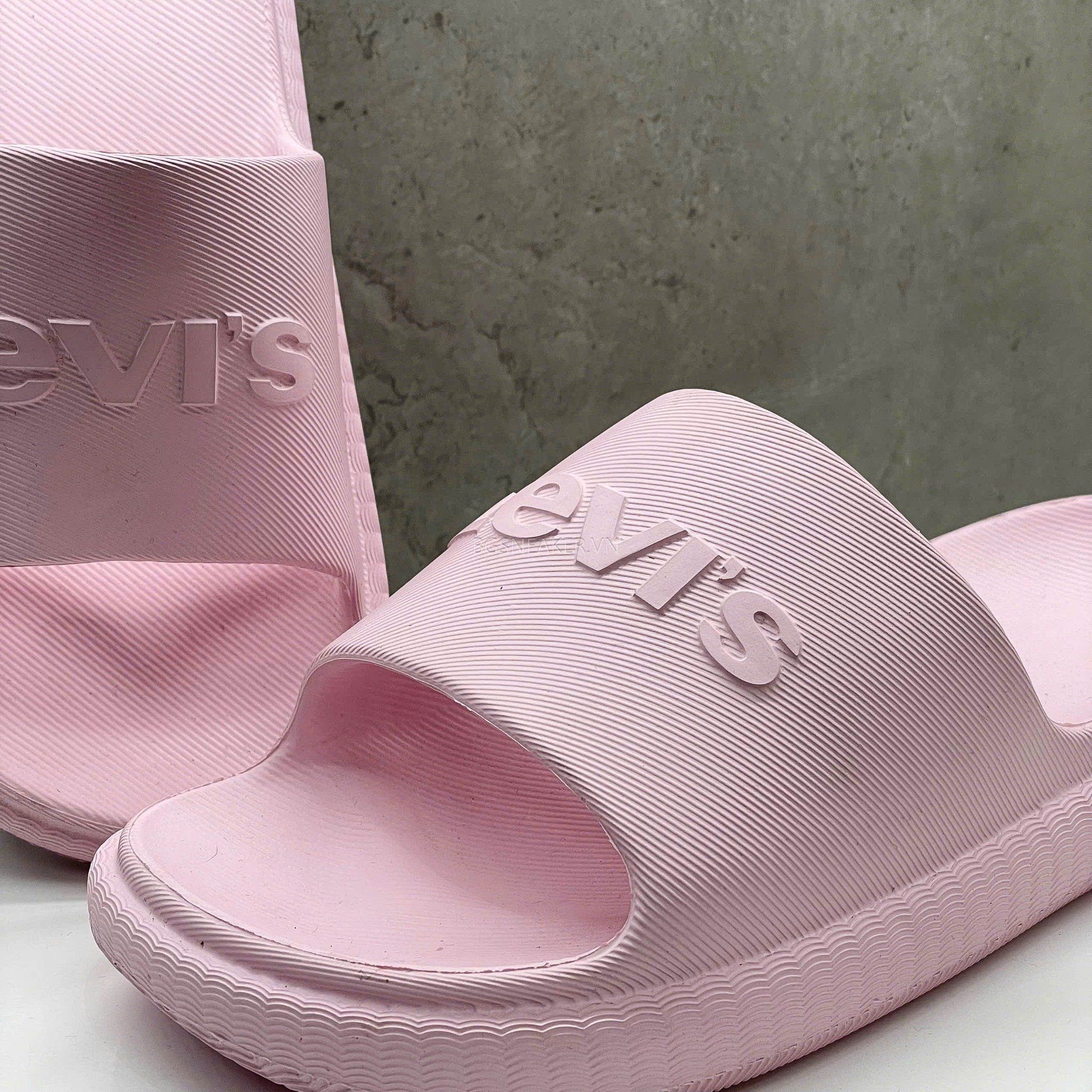  Dép Levi's June Next Foam Baby Pink 