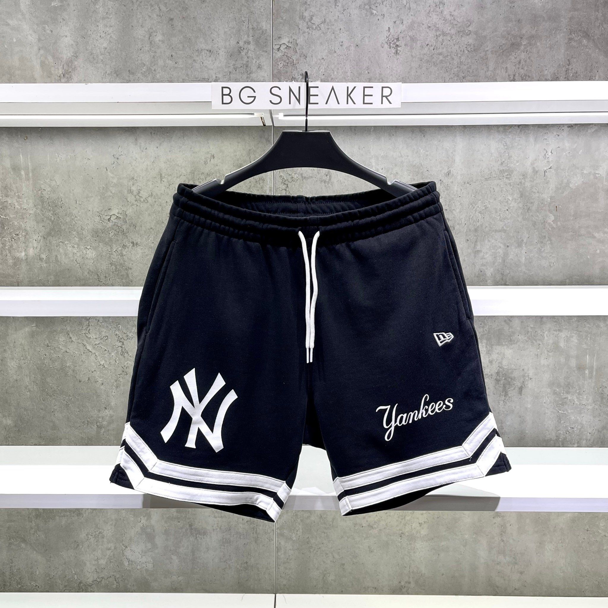  Quần Short New Era NY White Black 188887898 