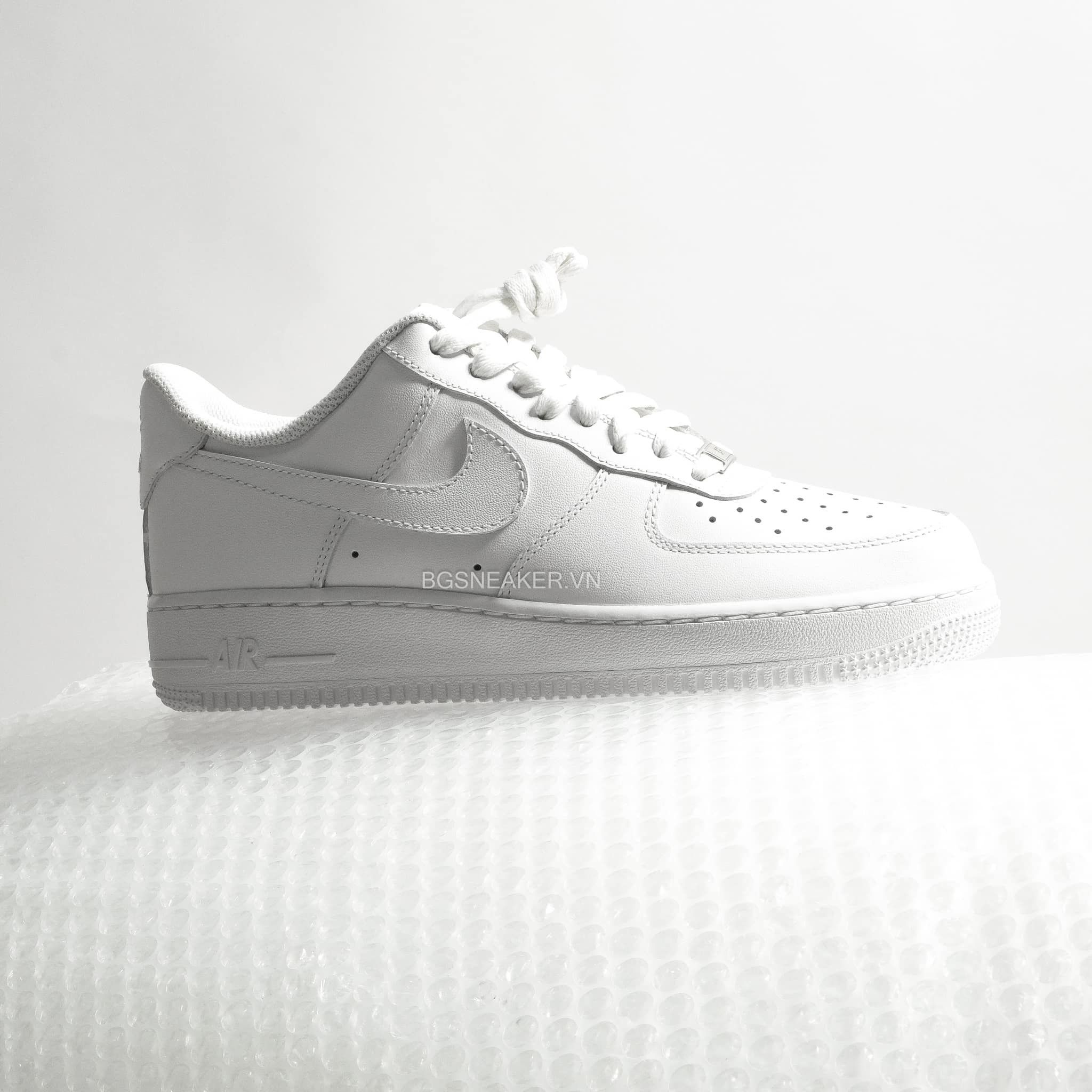  Giày Nike Air Force 1 07 Triple White CW2288-111 