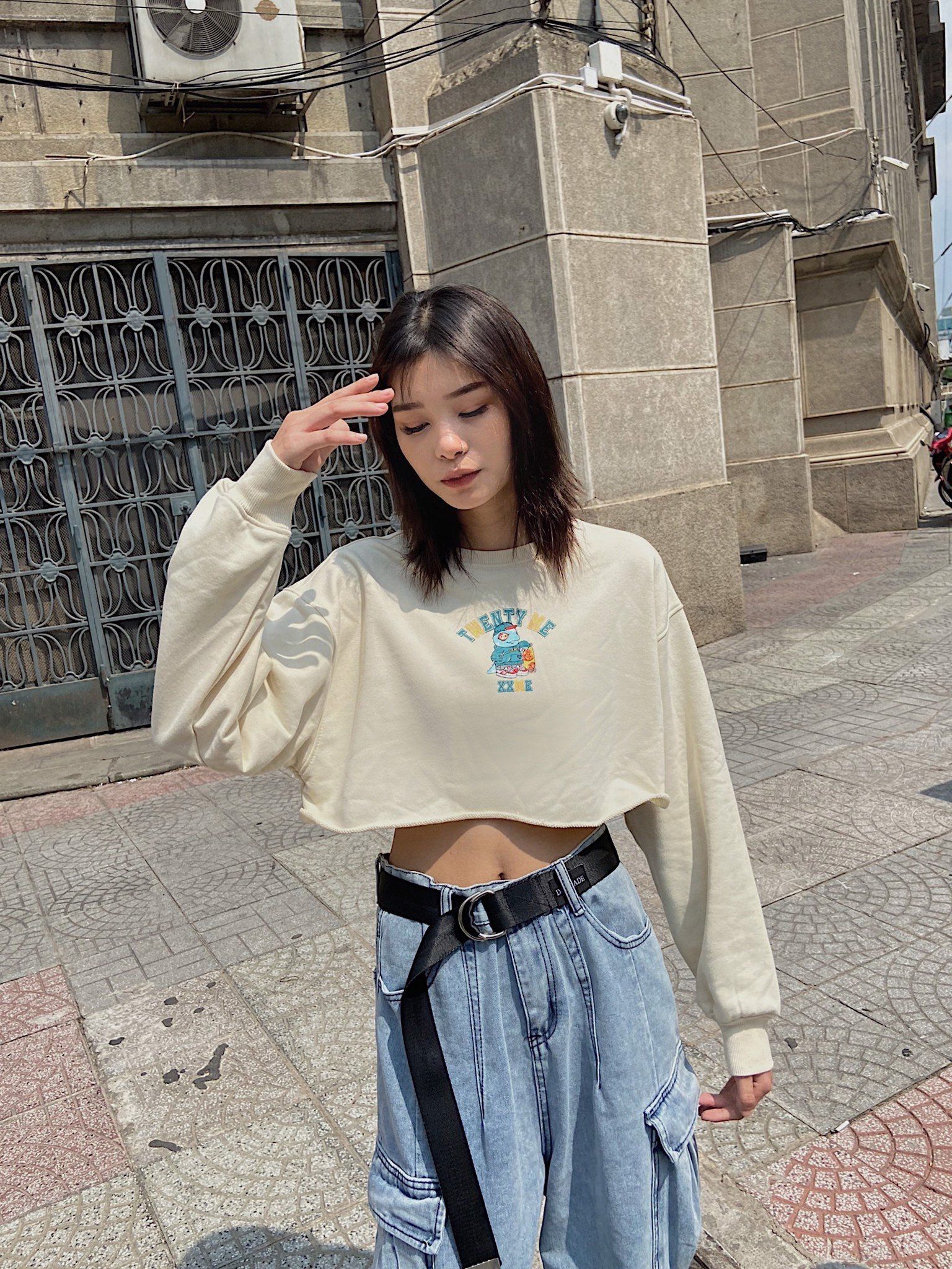  Áo Croptop Academy - Beige 