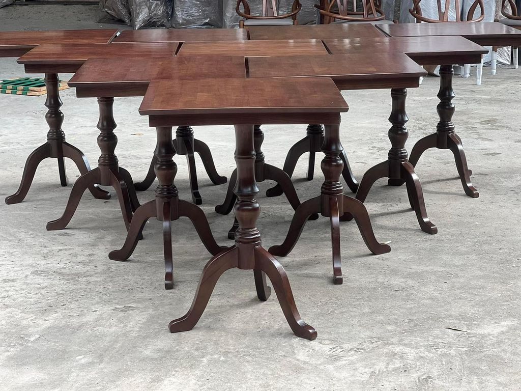  Bàn Vuông Cao Su Chân Lục Bình 