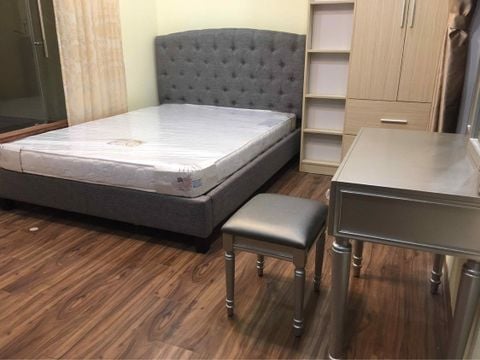  Giường Bọc Nệm Không Tai 