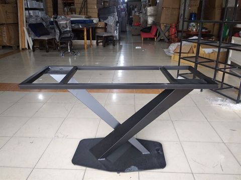  CHÂN BÀN ĂN MẶT ĐÁ 