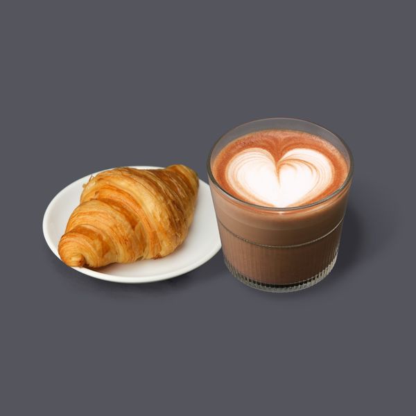  Mocha nóng + croissant 