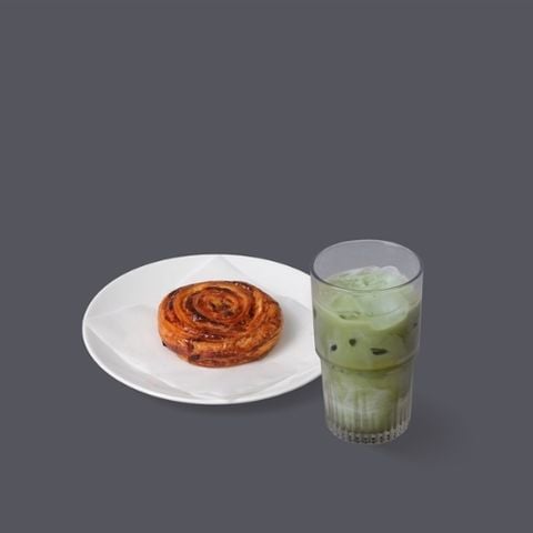  Matcha Latte & Cake 