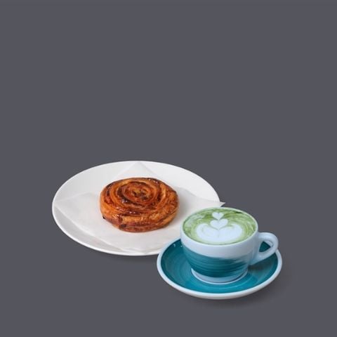  Matcha Latte & Cake 