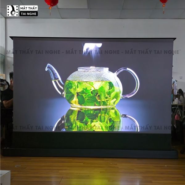 Màn chiếu để sàn điện quang học, chuyên dụng cho máy chiếu xa, có điều khiển tự động lên xuống, góc nhìn 180 độ, loại cao cấp, cho chất lượng hình ảnh đẹp, sắc nét, thuận tiện di chuyển