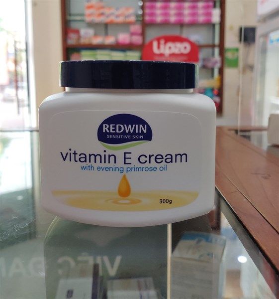 Kem dưỡng chống nẻ Vitamin E Cream 300g
