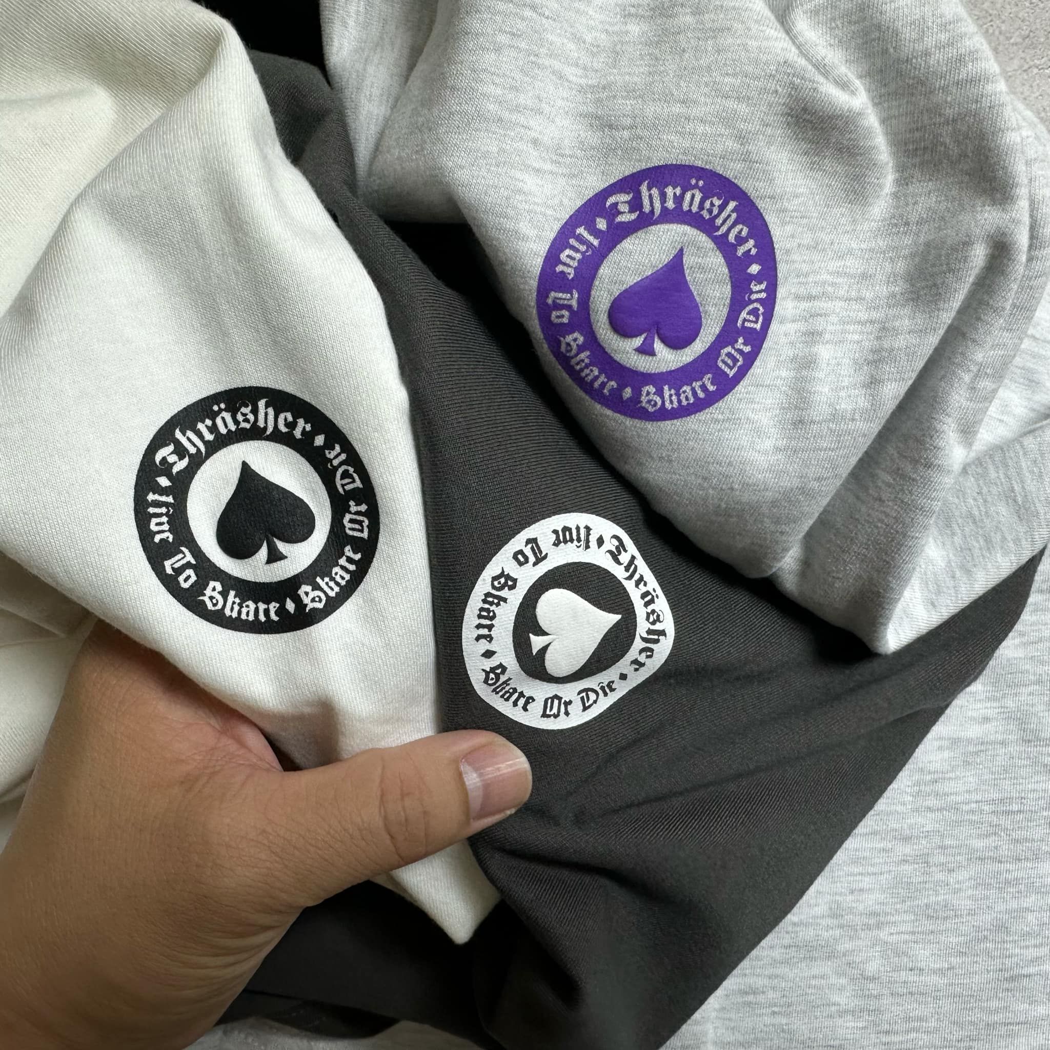 ÁO CT THRA.SHER IN CHỮ LỬA 5033