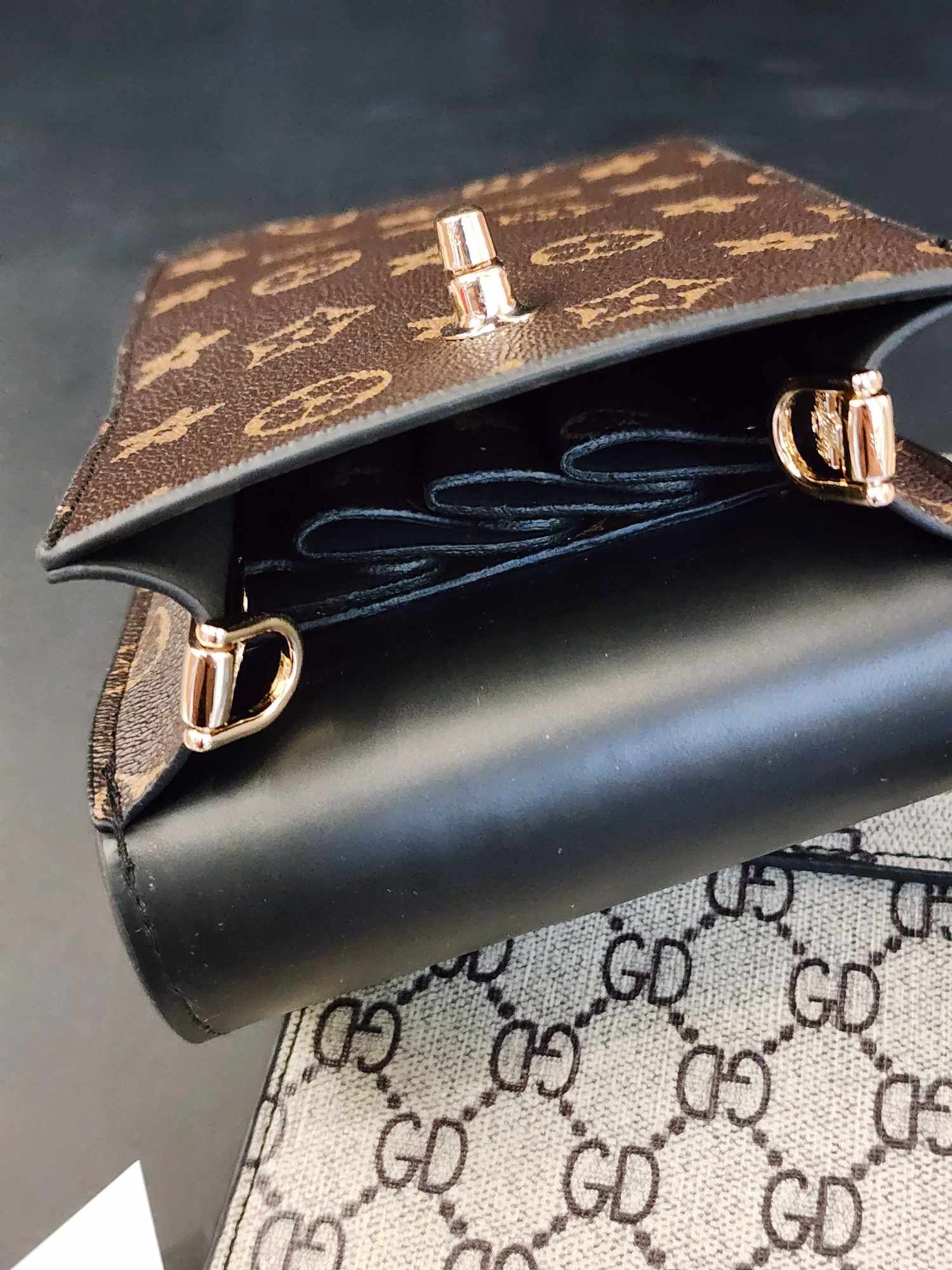  Bao kéo chất liệu da LV - J29 