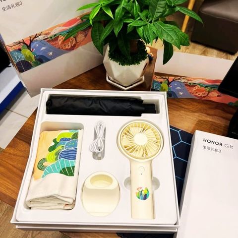 Bộ hộp quà tặng Honor HUAWEI - Ô dù , Túi vải , Quạt cầm tay