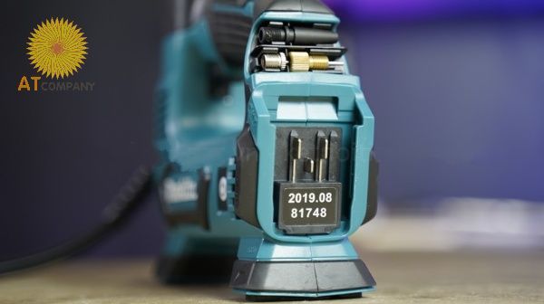  Máy bơm hơi dùng pin 12v Makita MP100DZ 