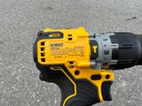  Máy khoan cầm tay Dewalt 12V DCD706 