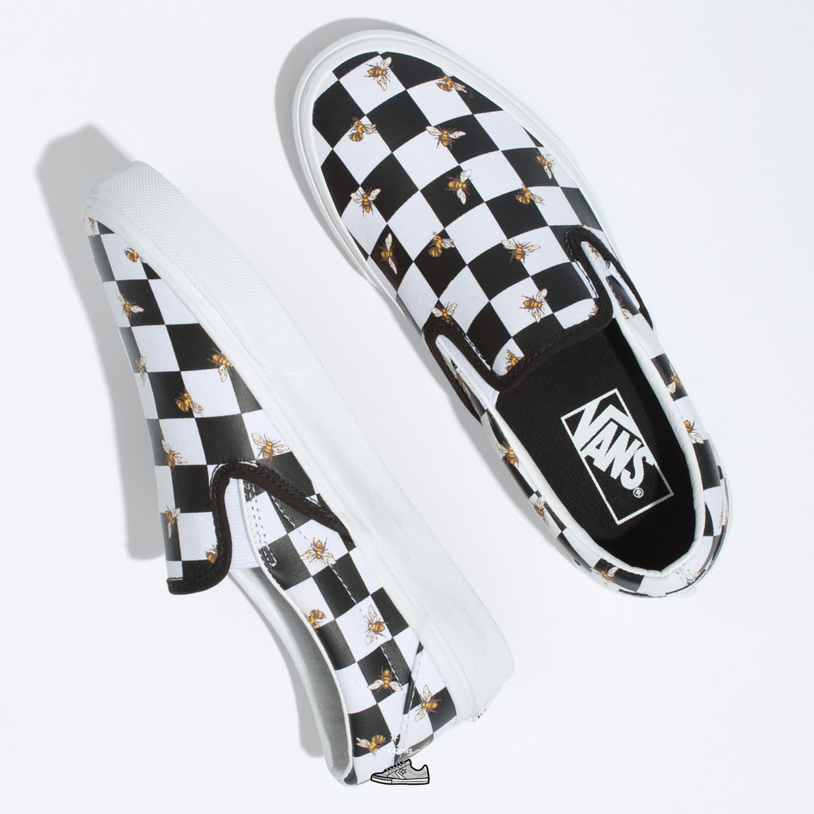  Giày Vans Classic Bee Check Classic Slip-On in White/Black 