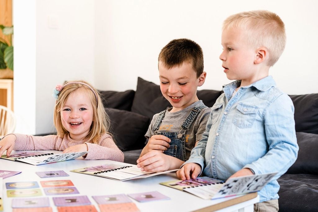 Mia London and the Case of the 625 Scoundrels