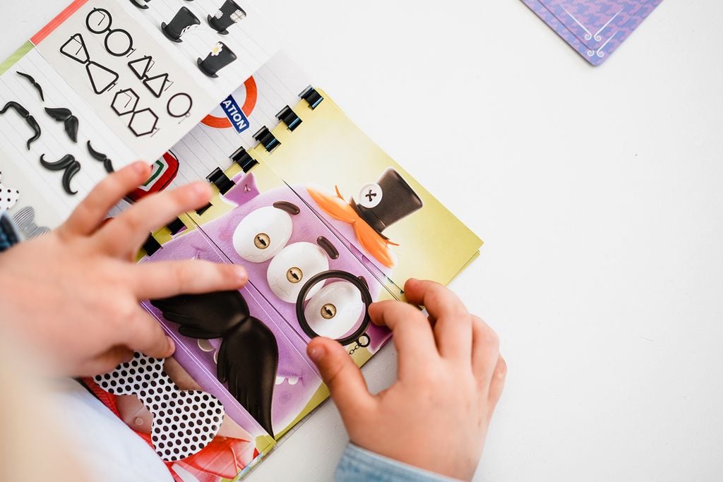 Mia London and the Case of the 625 Scoundrels