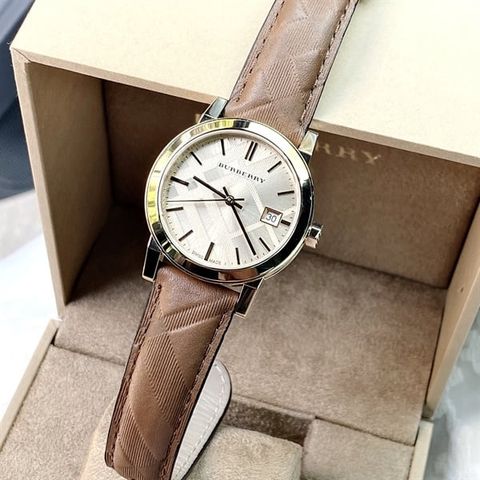 Đồng hồ Burberry BU9153 Leather Strap Gold-Tone Dial Ladies Watch