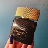 Nước hoa nữ Tom Ford Noir Pour Femme EDP đen vàng