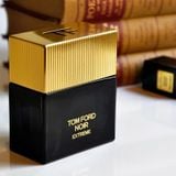 Nước hoa nam Tom Ford Noir Extreme đen vàng
