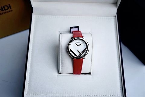 Đồng hồ nữ Fendi Run Away F710034073 dây đỏ 36mm