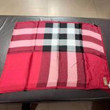 Khăn Burberry 40084101