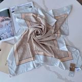 Khăn Burberry 80155081