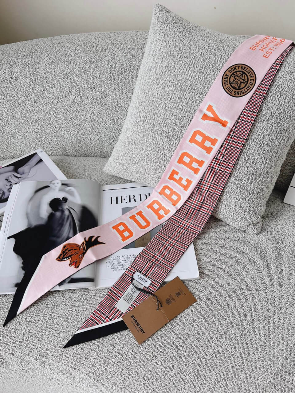 Khăn Burberry 80375241