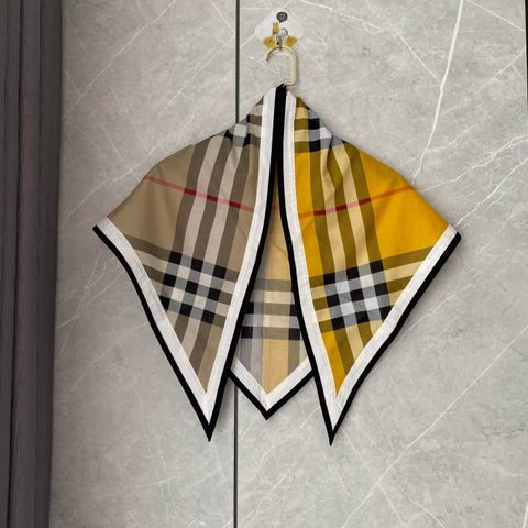 Khăn Burberry 80452831