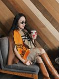 Khăn Burberry 80463471