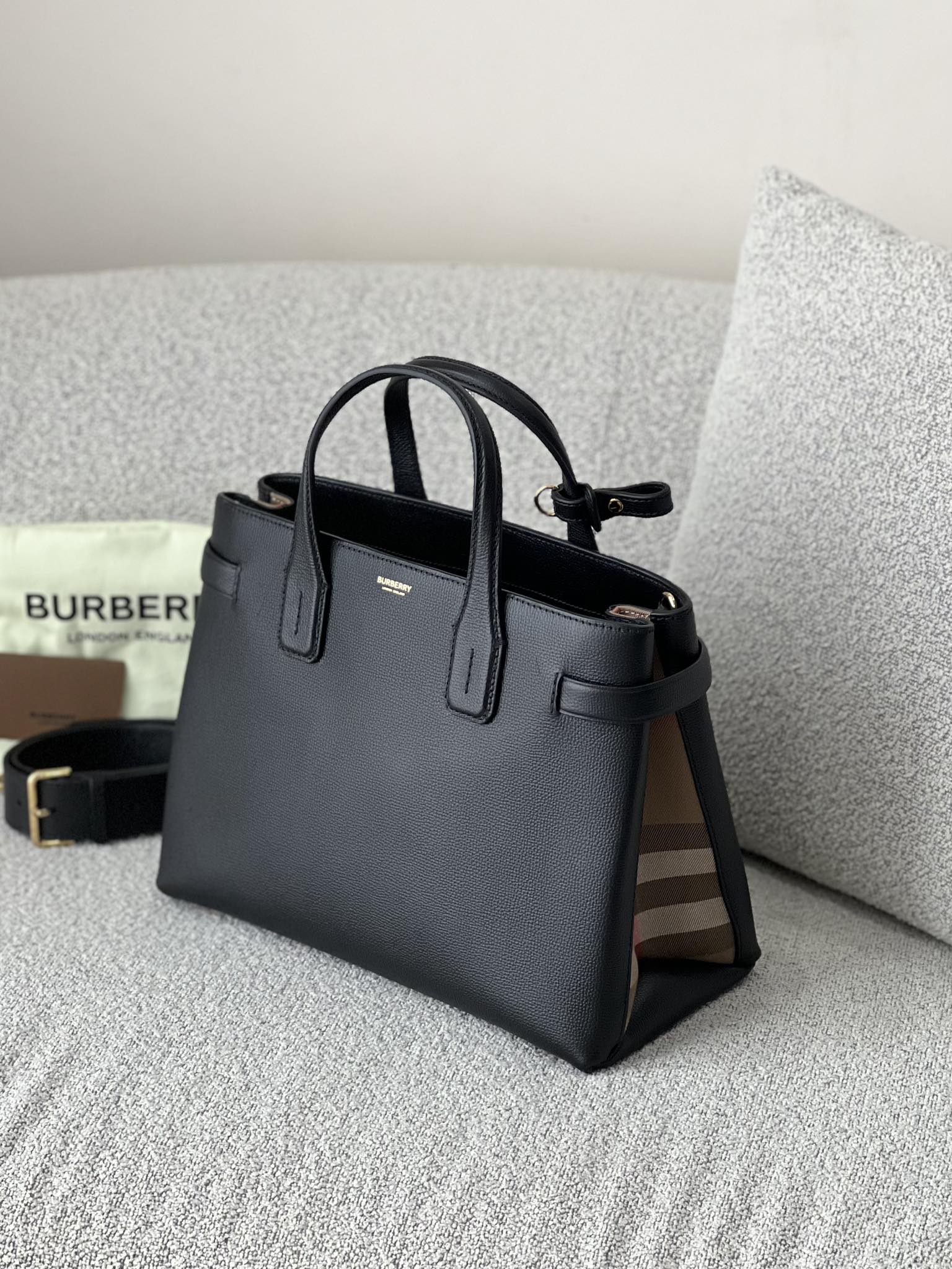 Burberry 80685491