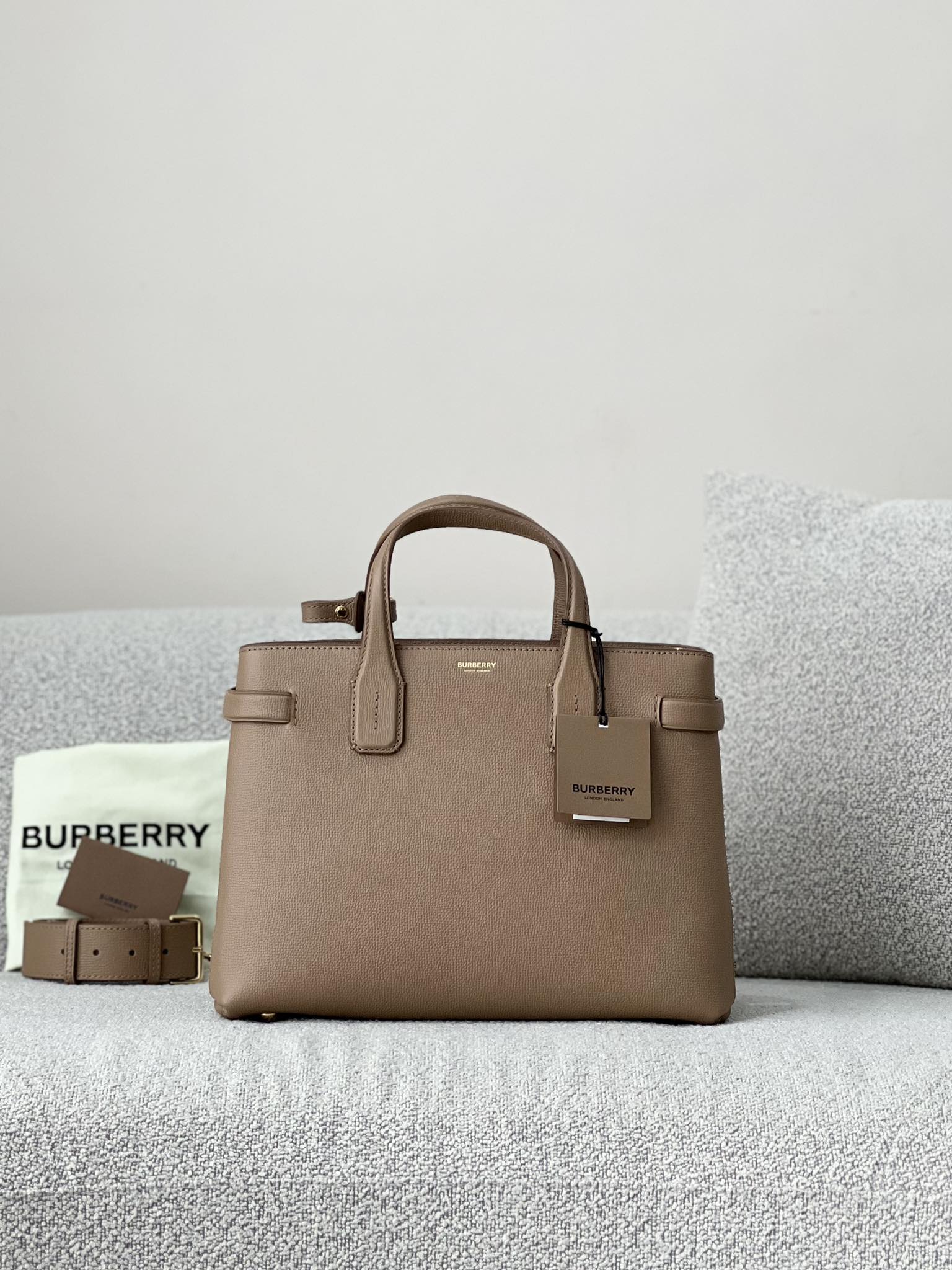 Burberry 80685501