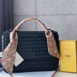 Khăn Fendi FXT011A9VIF0QU0TU