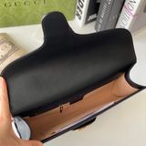 Clutch Gucci 6489351U10T1000