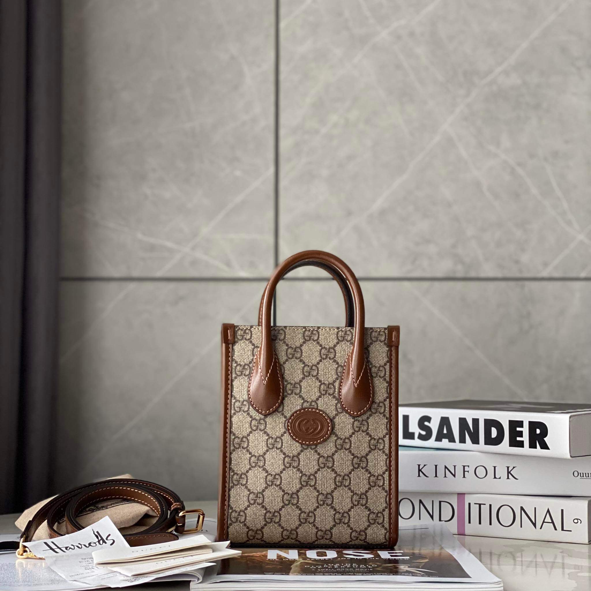 Bolso Manos Libres Gg: Elegancia y Estilo Inigualable - Bolso manos libres Gg
